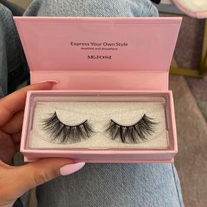 Mejosi Lashes